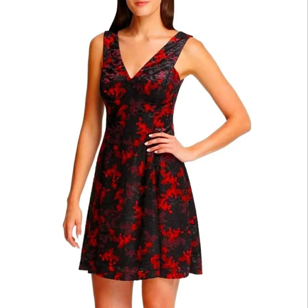 BRAND NEW COVINGTON RED&BLACK FLORAL PATTERN DESIGN V-NECKLINE DRESS